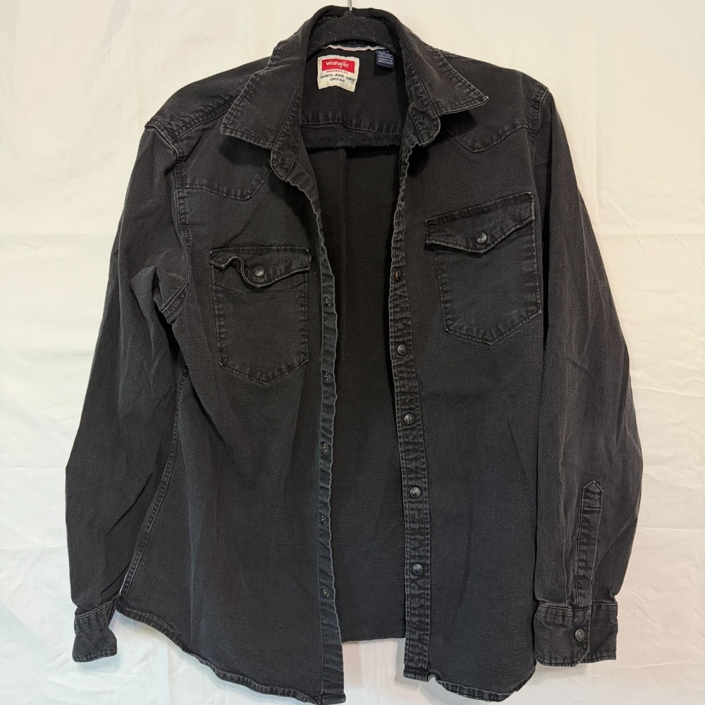 Wrangler Men's Casual Button Down Shirt - Black